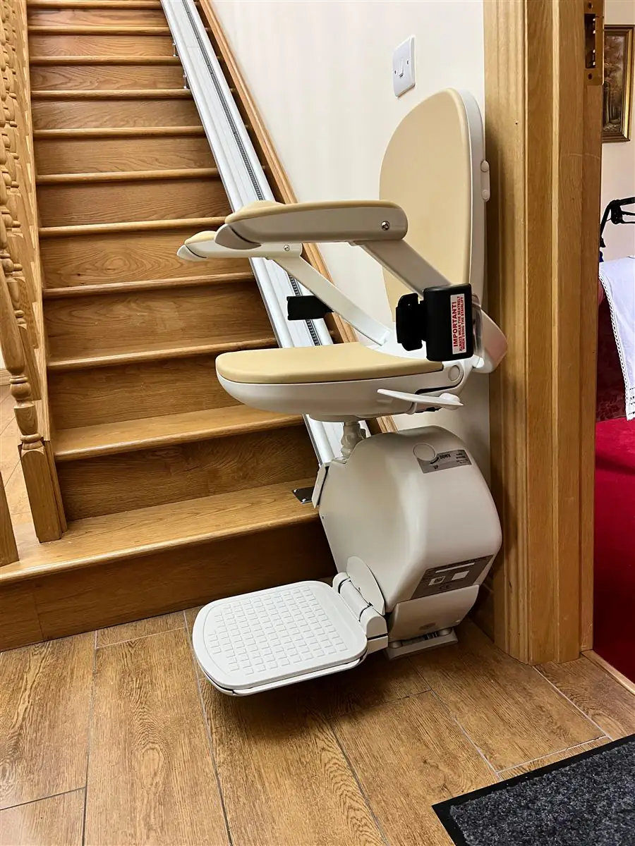 Reconditioned stairlift ready to use at the bottom landing